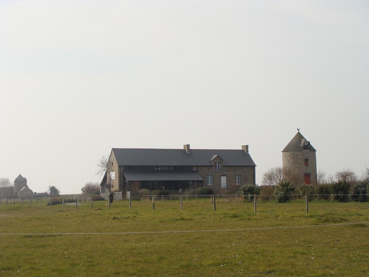 Chambres D'Hotes Le Petit Angle Saint-Broladre Exterior foto
