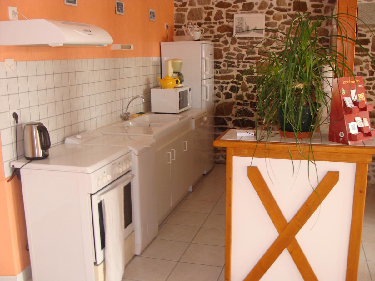 Chambres D'Hotes Le Petit Angle Saint-Broladre Exterior foto